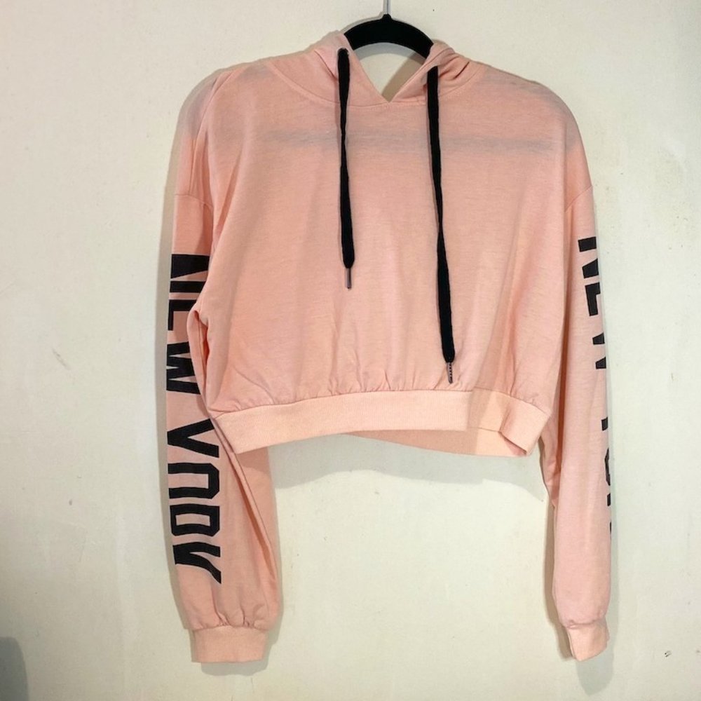 New York Graphic Cropped Drawstring Hoodie